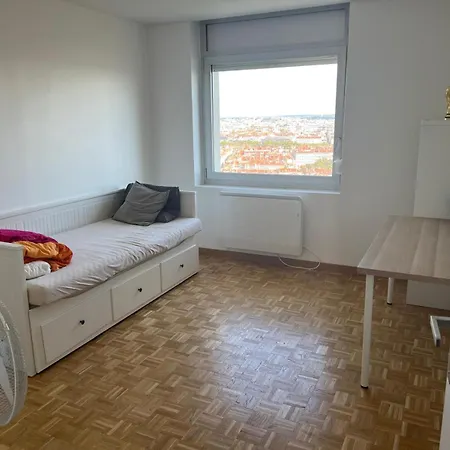 Dans Les Hauteurs De Proche Fourviere Chez L * Lyon
