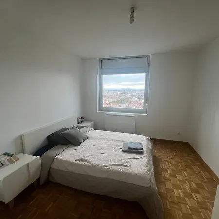 Dans Les Hauteurs De Proche Fourviere Chez L Lyon