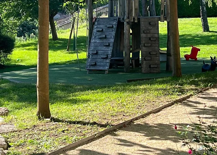 Dans Les Hauteurs De Proche Fourviere Chez L *