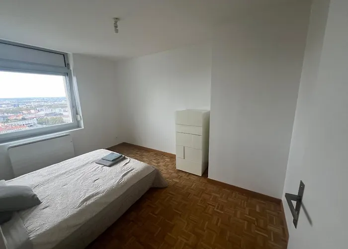 Dans Les Hauteurs De Proche Fourviere Chez L *
