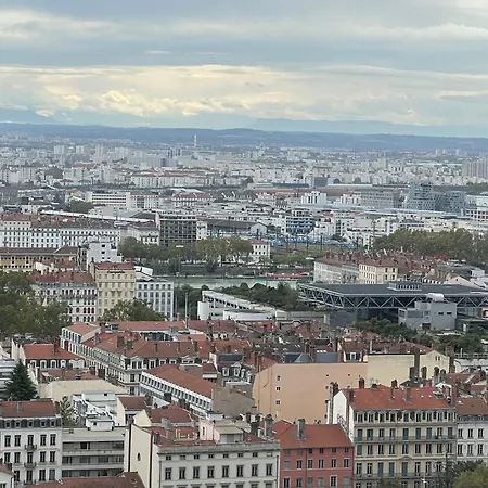 Dans Les Hauteurs De Proche Fourviere Chez L Alloggio in famiglia